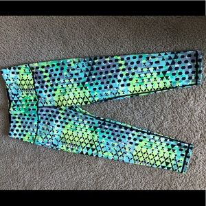 Victoria Sport Knockout Capri - size small